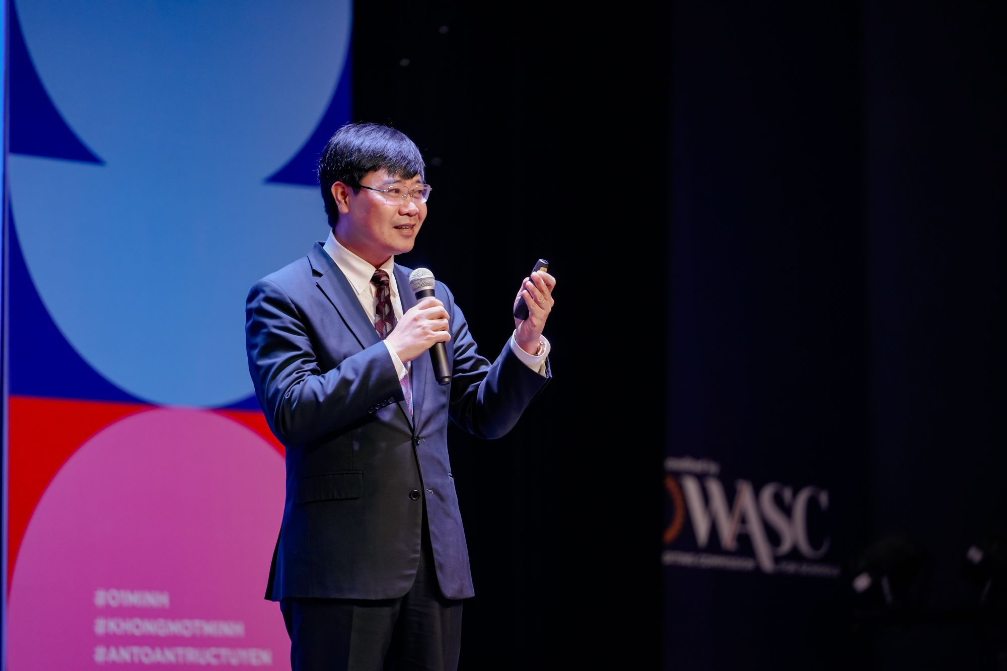 Đại tá, TS. Nguyễn Hồng Quân: Không thể để trẻ em đi một mình trên không gian mạng